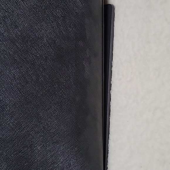 Henri Bendel Saffiano Large Blk Shoulder Bag - Picture 3 of 6